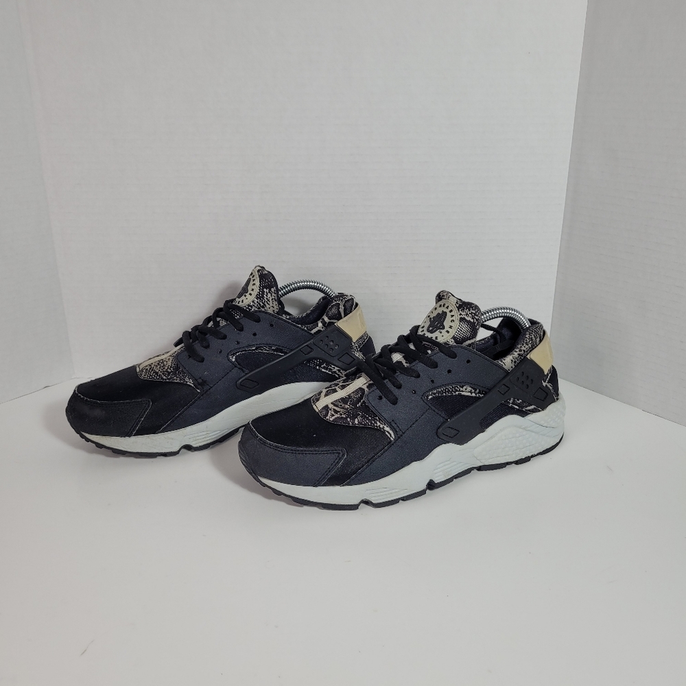 SOLD ✨️ Nike Womens Air Huarache Run Print Shoes Low Top Lace Up 10M - Picture 5 of 10